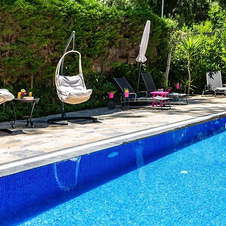 Bed & Breakfast Ay 4*