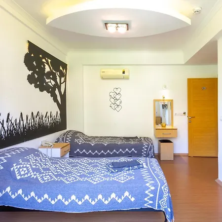 Ay Bed & Breakfast 4*