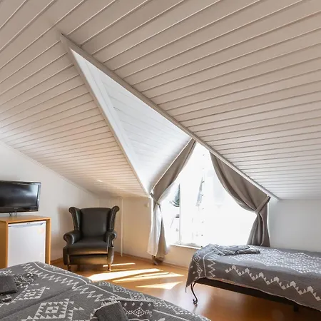 Bed & Breakfast Ay 4*