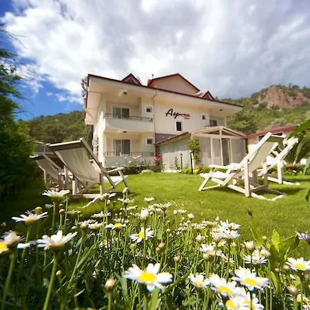 Ay Bed & Breakfast 4*